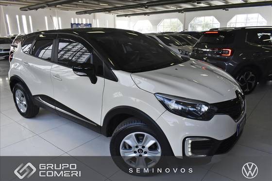 RENAULT CAPTUR 1.6 16V SCE FLEX LIFE X-TRONIC RENAULT CAPTUR 1.6 16V SCE FLEX LIFE X-TRONIC
